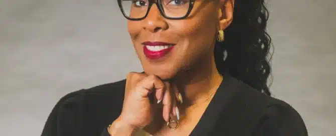 Danielle Sherman headshot