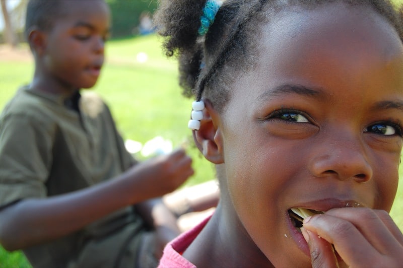 little-girl-eating